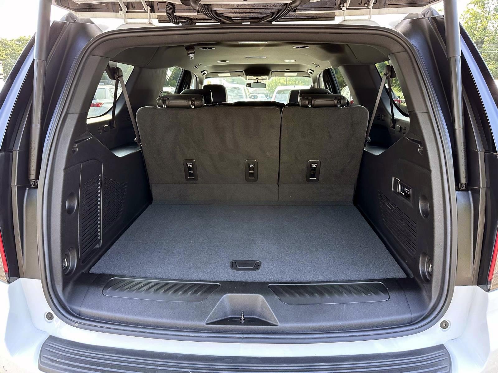 Used 2022 Chevrolet Suburban LT w/ Luxury Package AWD/4WD image 7