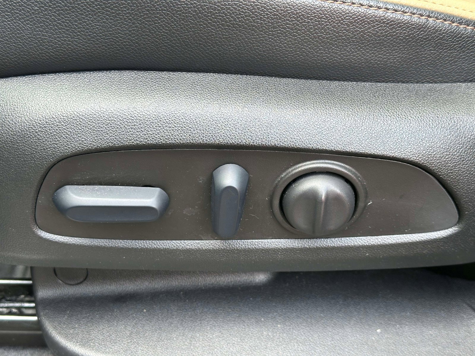 Used 2023 Chevrolet Equinox Premier FWD image 20