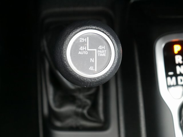 Used 2022 Jeep Gladiator Willys image 24