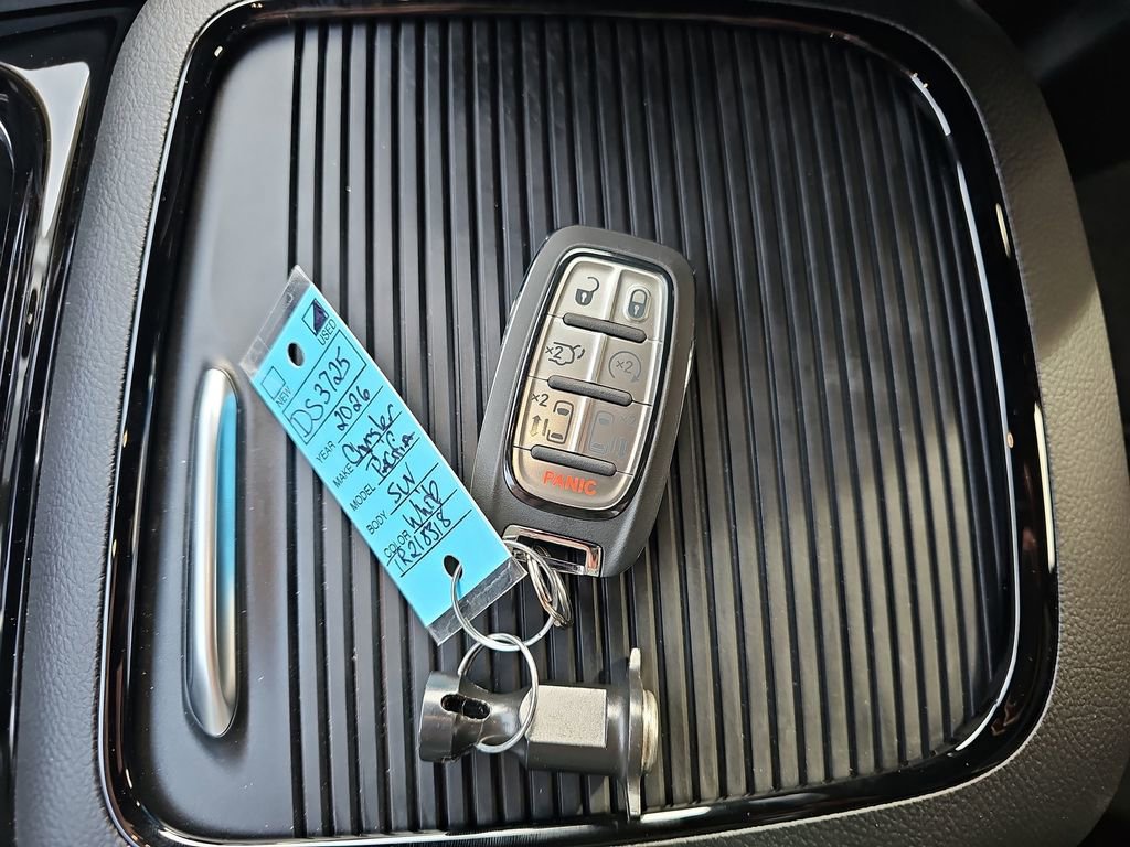 New 2026 Chrysler Pacifica Limited image 31