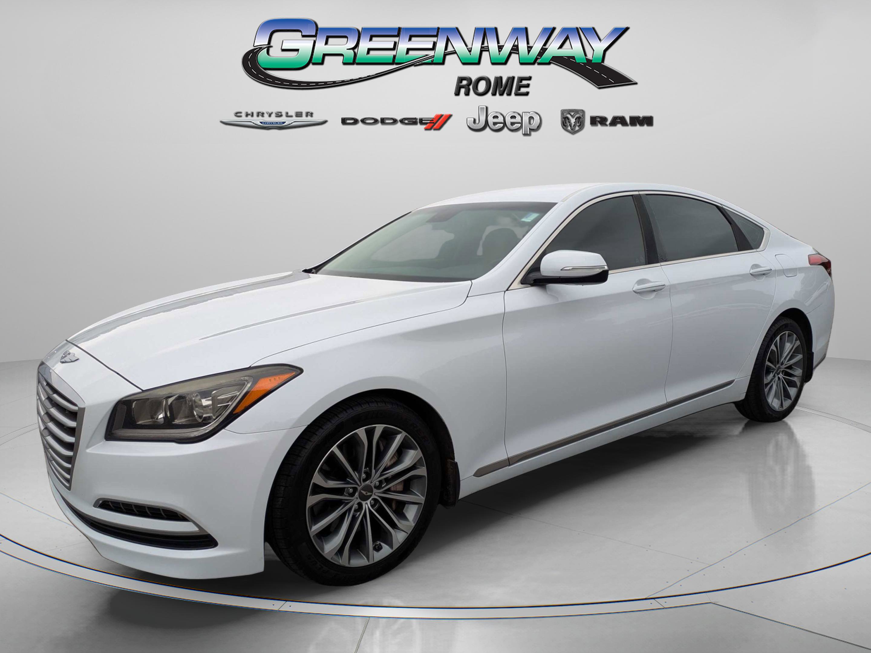 Used 2015 Hyundai Genesis 3.8 RWD image 4