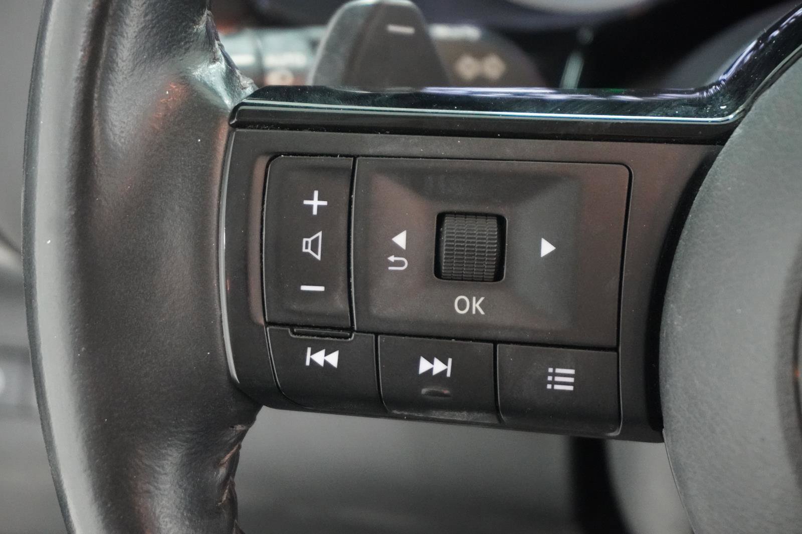 Used 2022 Nissan Pathfinder SL image 17