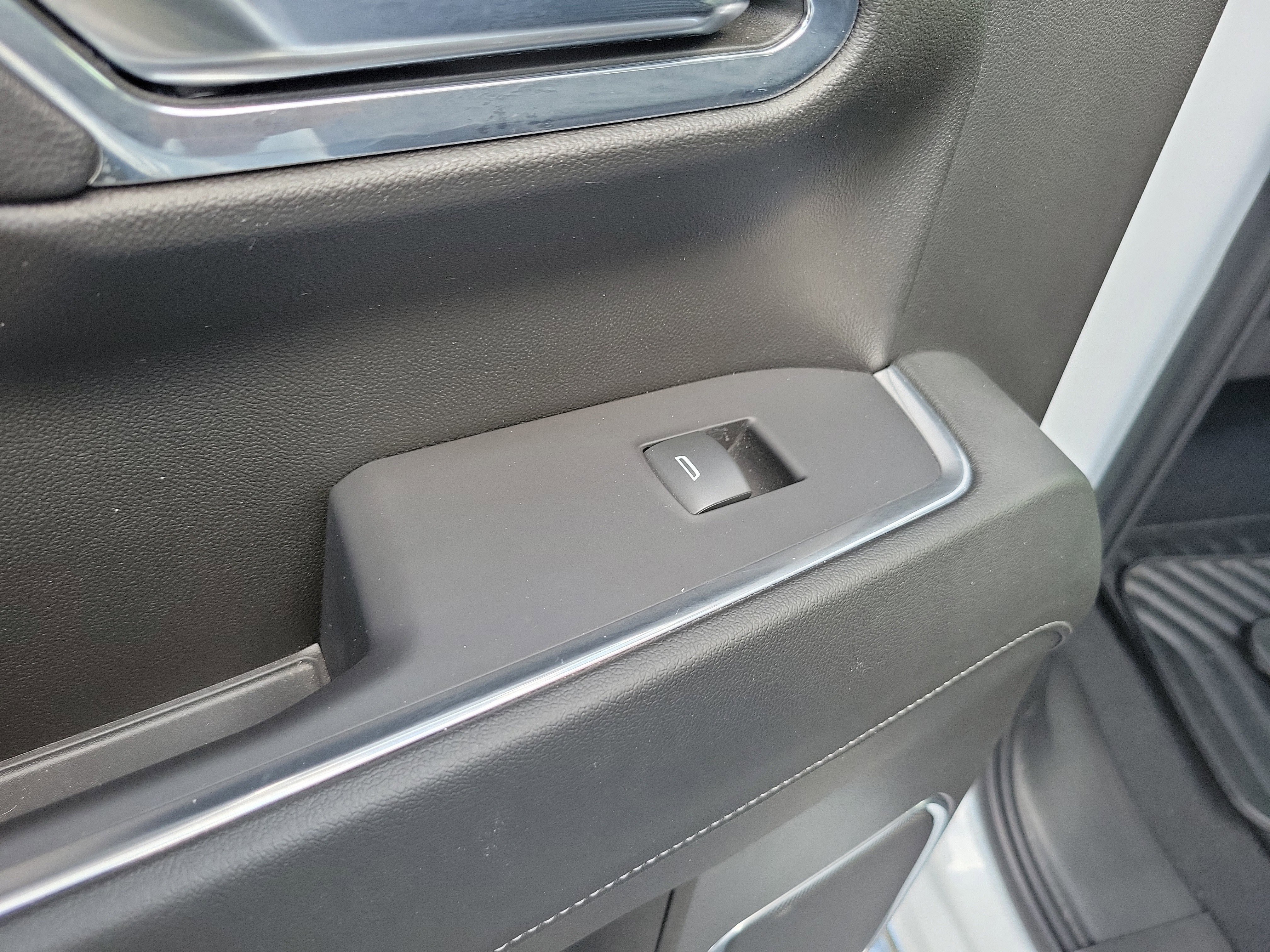 Used 2023 GMC Sierra 1500 SLT w/ SLT Premium Package image 10