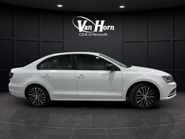Used 2016 Volkswagen Jetta Sport image 8