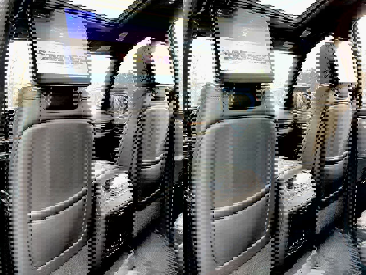 Used 2023 Cadillac Escalade Sport Platinum w/ Heavy-Duty Trailer Package image 21