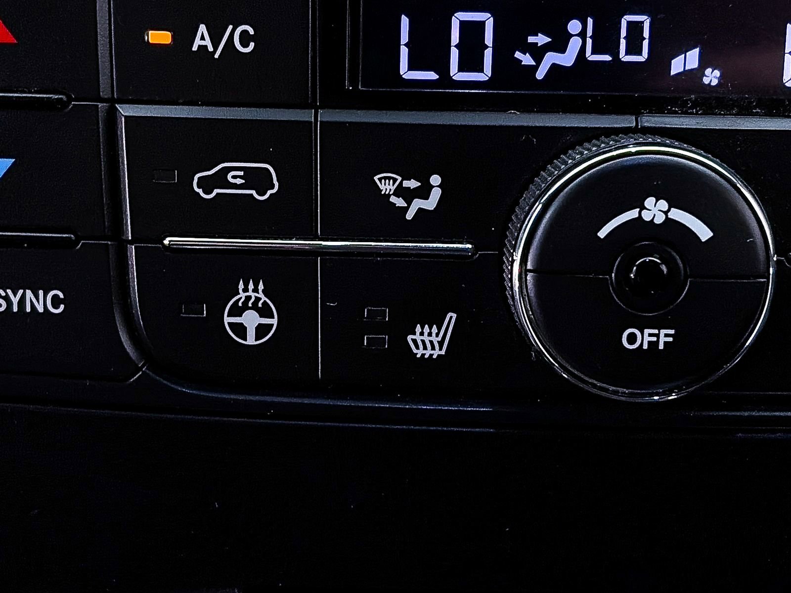 Used 2017 Dodge Grand Caravan SXT w/ Driver Convenience Group image 18