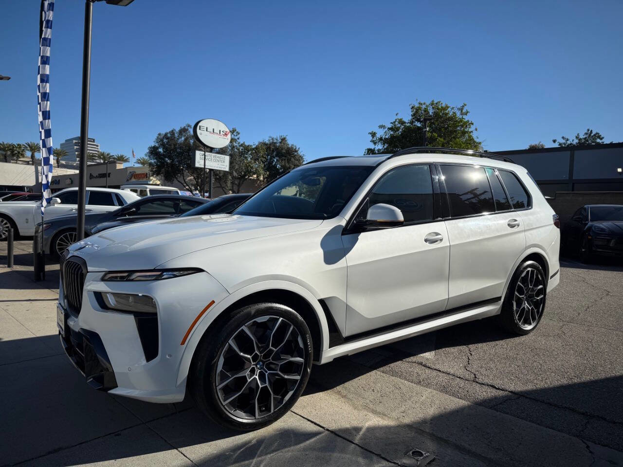 Used 2023 BMW X7 xDrive40i w/ Executive Package image 6