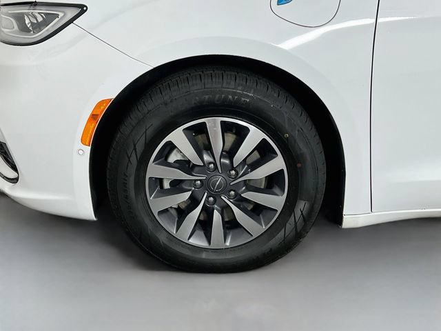 Used 2021 Chrysler Pacifica Touring-L FWD image 28