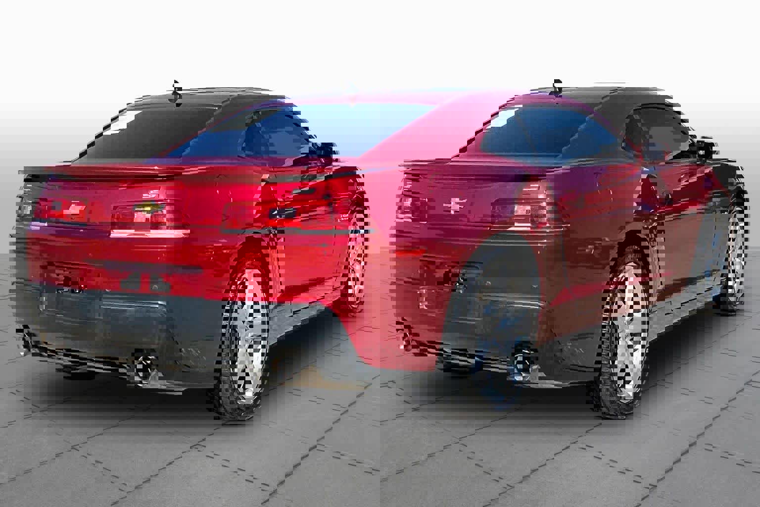 Used 2014 Chevrolet Camaro SS RWD image 13