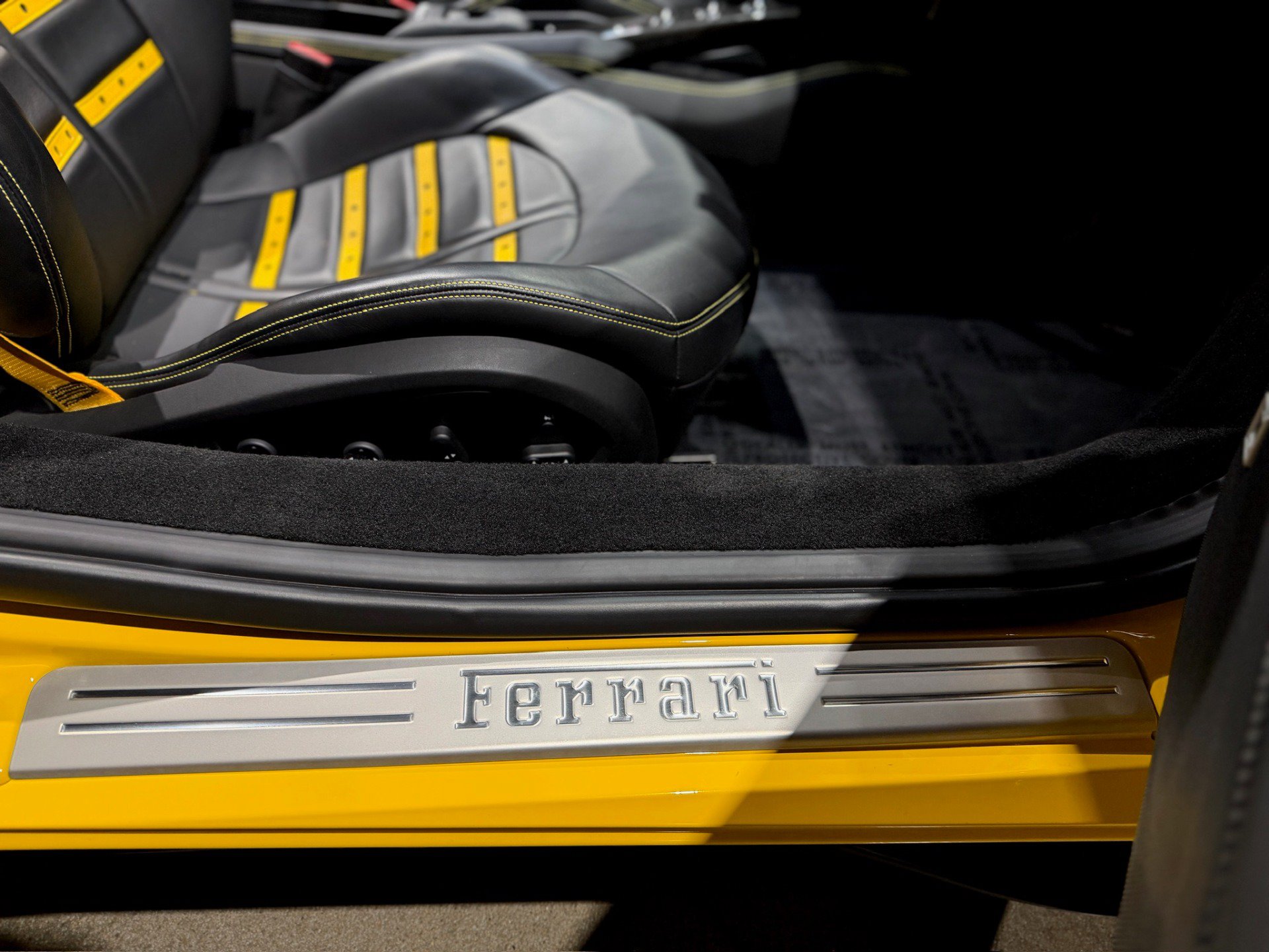 Used 2023 Ferrari F8 Tributo RWD image 47