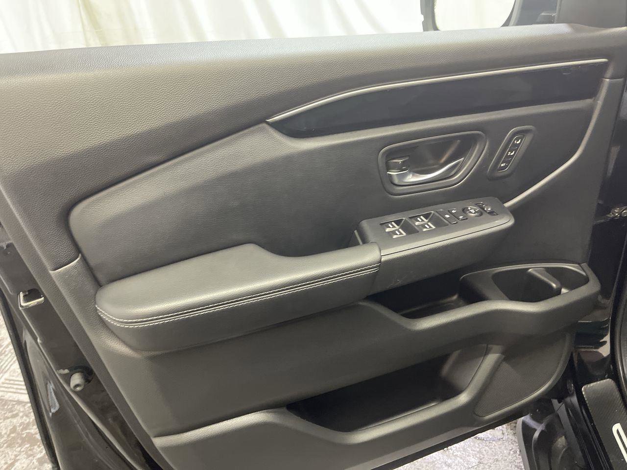Used 2023 Honda Pilot Touring image 13