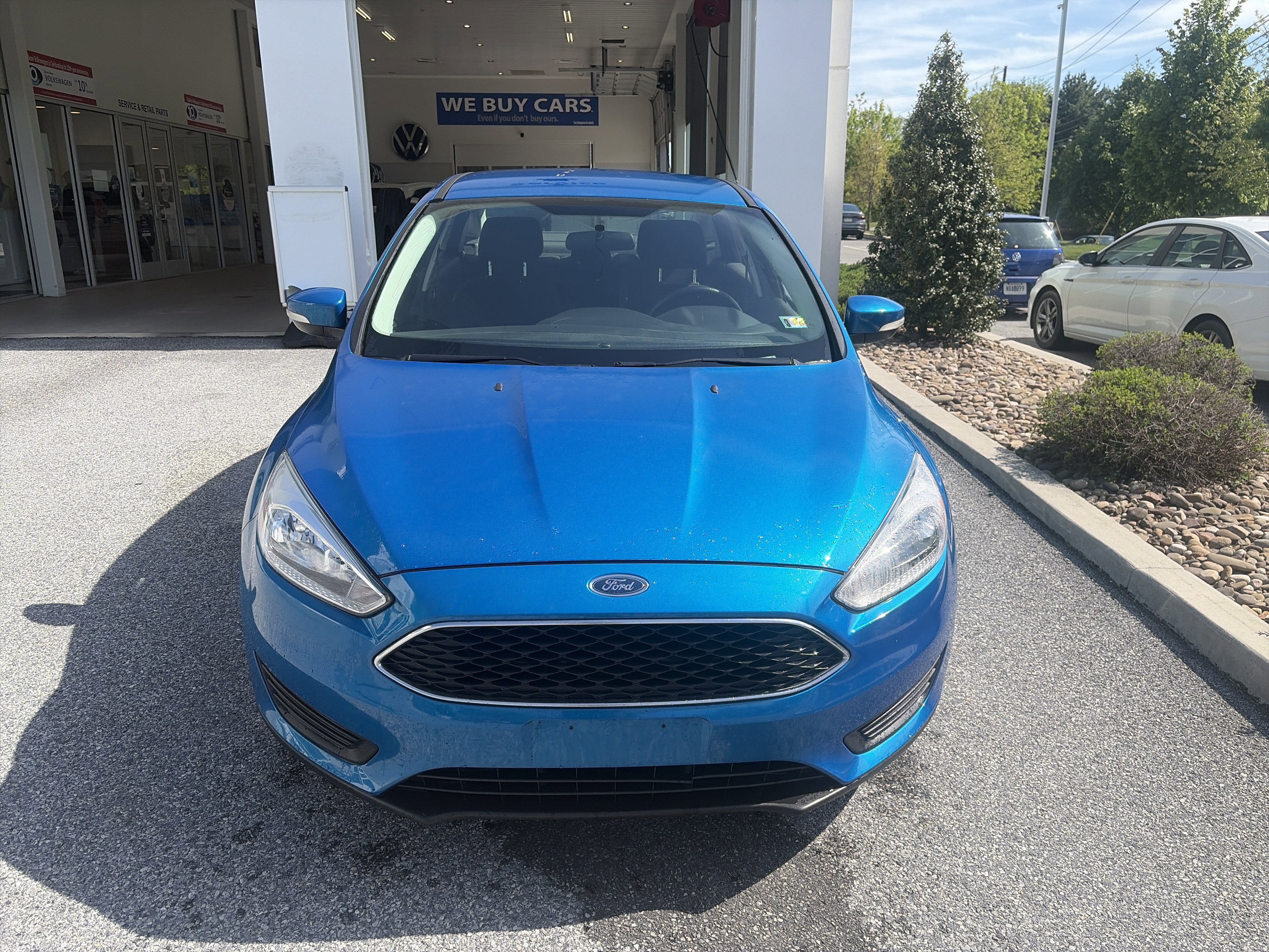 Used 2016 Ford Focus SE w/ SE Cold Weather Package FWD image 2