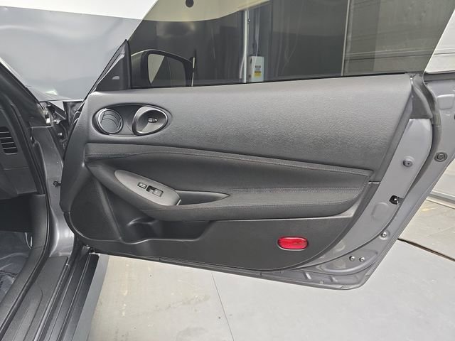 Used 2025 Nissan Z Sport w/ Floor Mat Package image 38