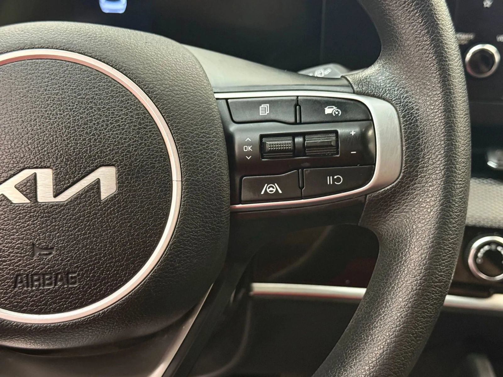 Used 2023 Kia Sportage LX FWD image 27