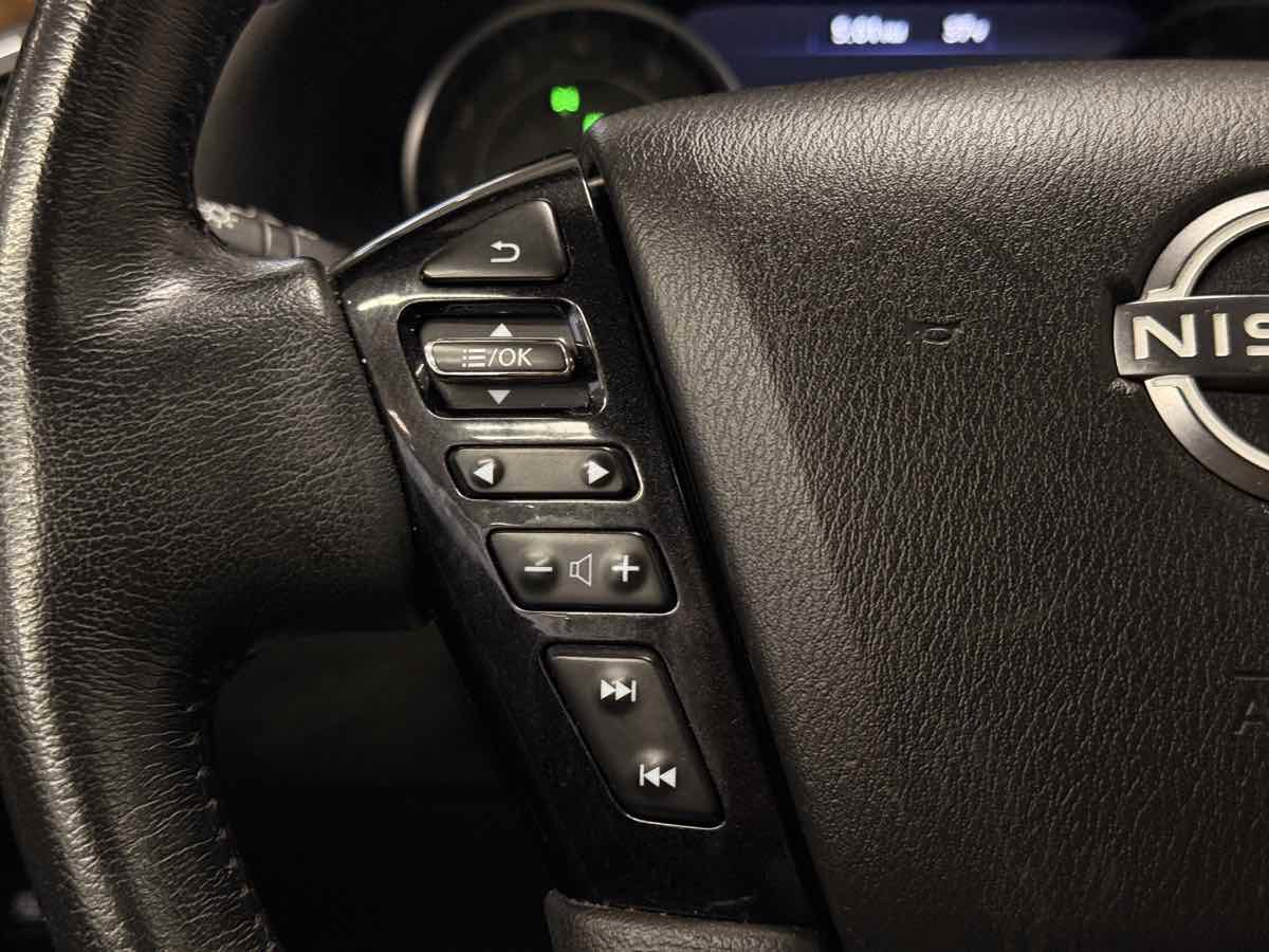 Used 2023 Nissan Armada SL w/ Captain's Chairs Package image 52