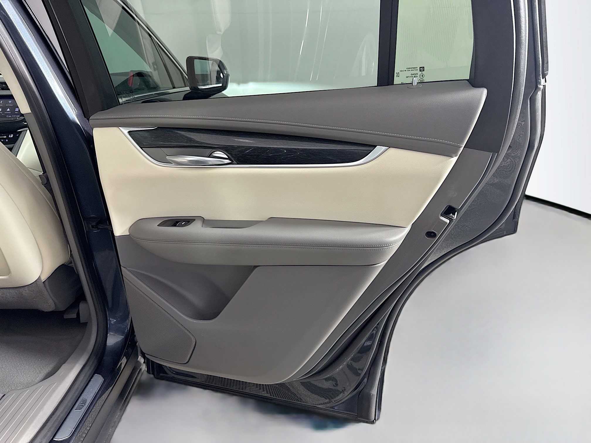 Used 2020 Cadillac XT6 Premium Luxury AWD/4WD image 28