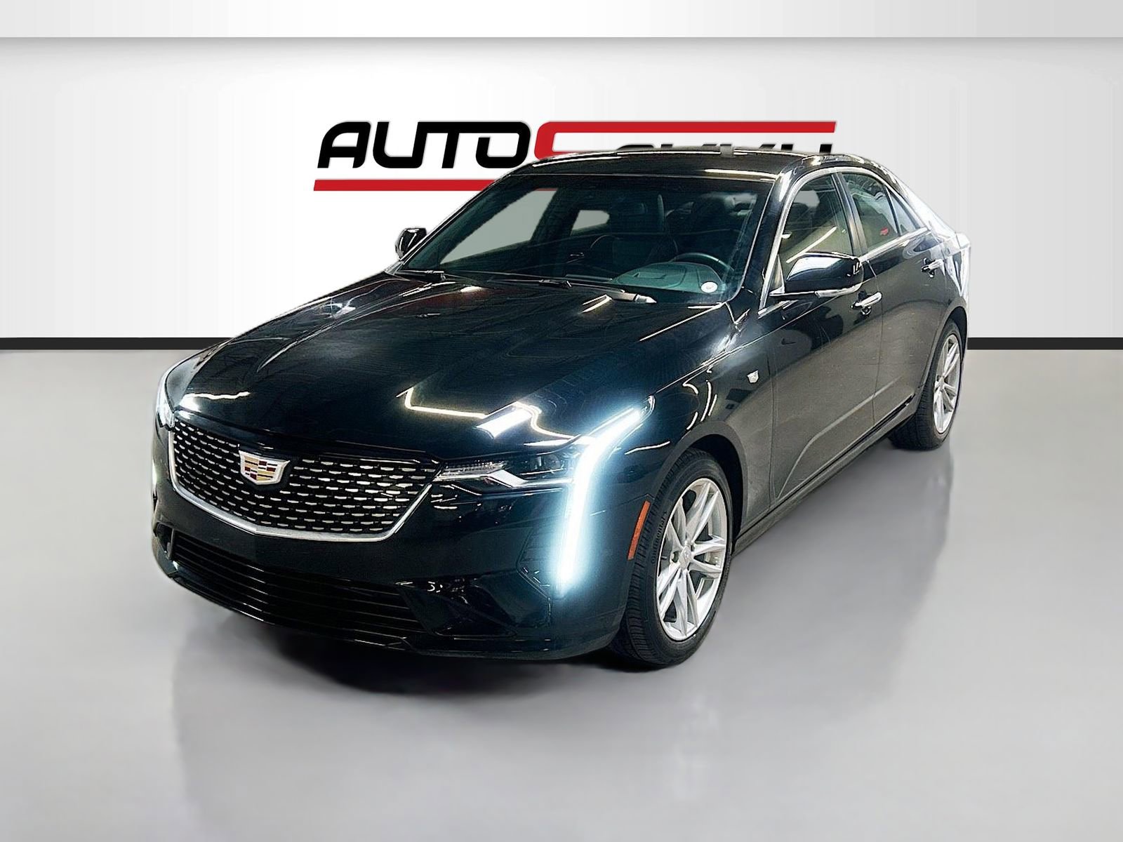 Used 2024 Cadillac CT4 Luxury image 3