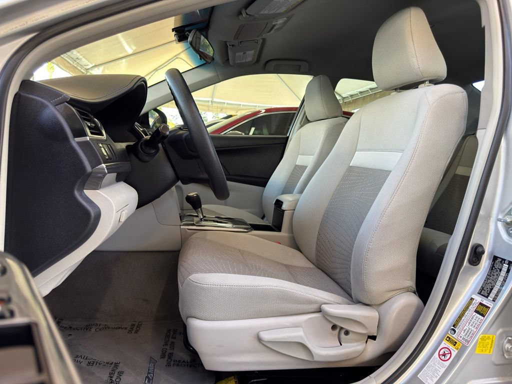Used 2012 Toyota Camry LE FWD image 15