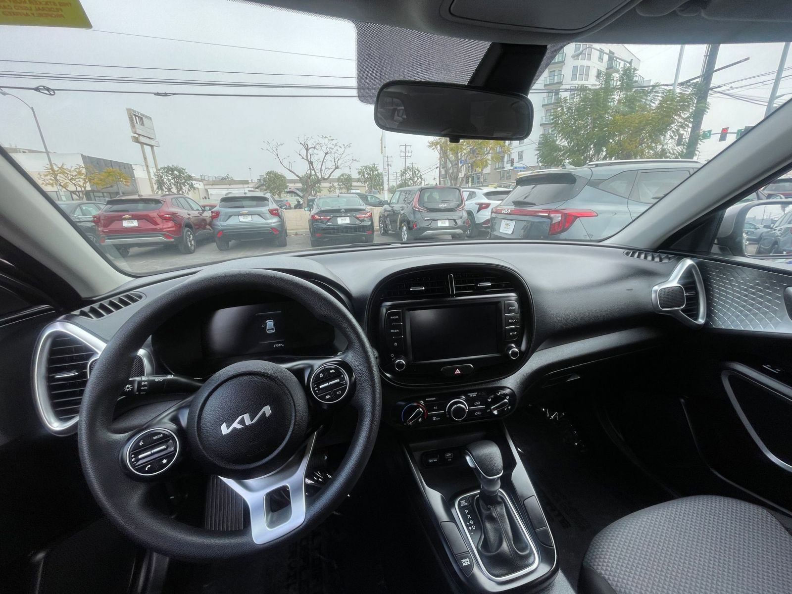 Used 2025 Kia Soul LX w/ LX Technology Package FWD image 33