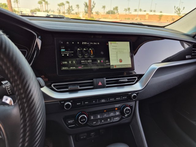 Used 2022 Kia Niro Touring Special Edition FWD image 12