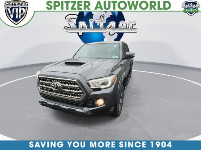 Used 2017 Toyota Tacoma TRD Sport w/ Premium & Technology Package image 4