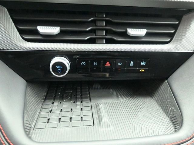 Used 2025 Ford Explorer ST-Line w/ Premium Package image 18