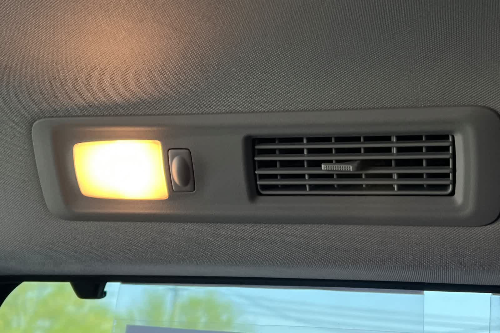 Used 2025 Nissan Pathfinder SL FWD image 15