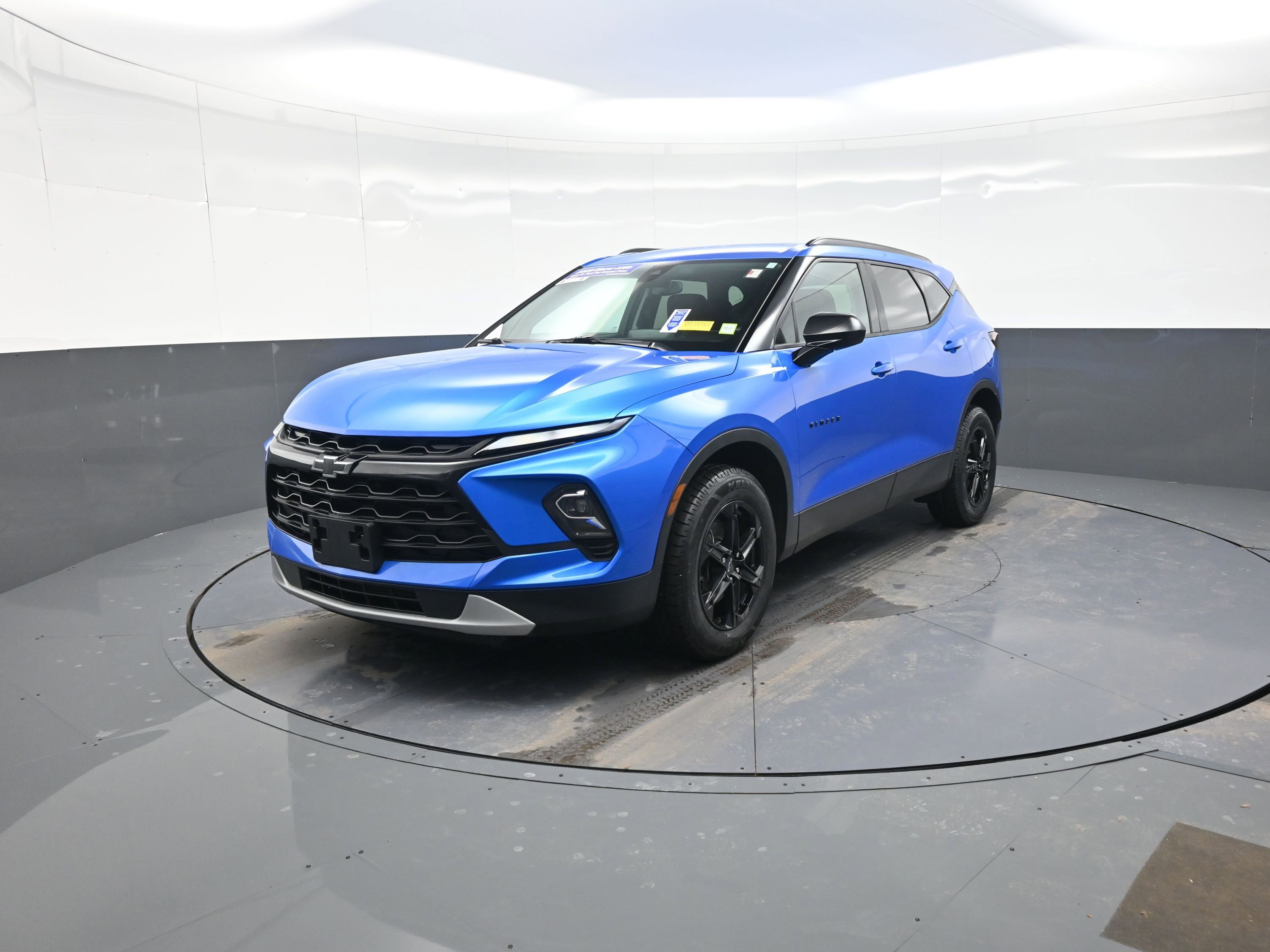 Used 2025 Chevrolet Blazer LT w/ Midnight/Sport Edition image 7