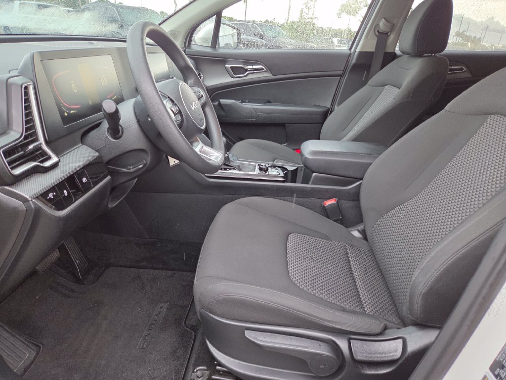 Used 2024 Kia Sportage LX FWD image 28