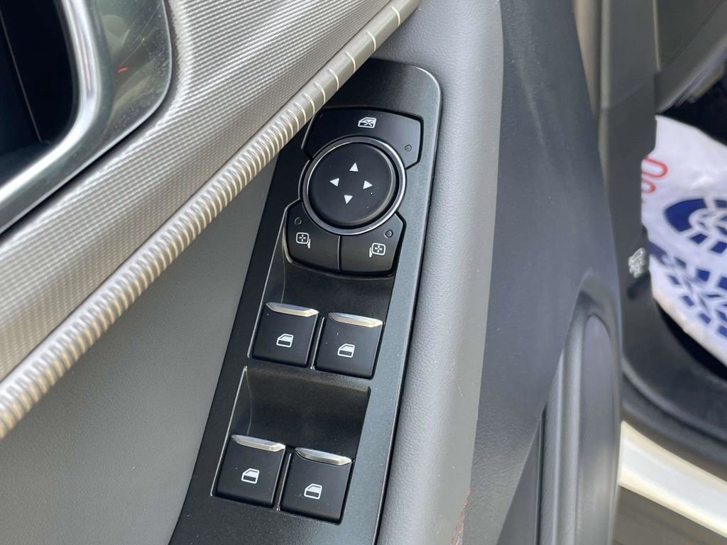 New 2025 Ford Explorer Active image 15