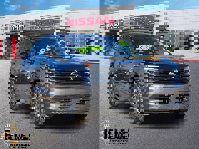 Used 2025 Nissan Kicks S image 1