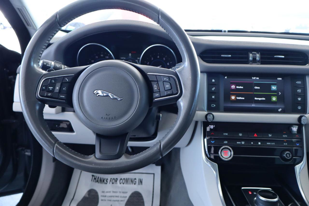 Used 2017 Jaguar XF Premium image 17