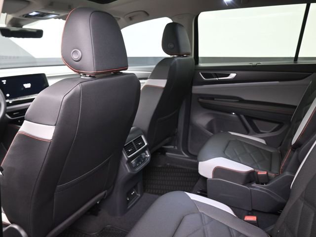 New 2026 Volkswagen Atlas Peak Edition image 23
