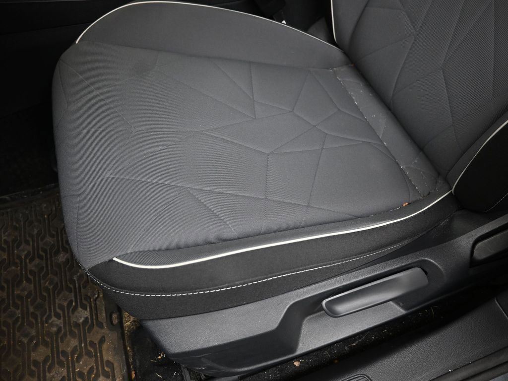 Used 2025 Volkswagen Jetta Sport image 21