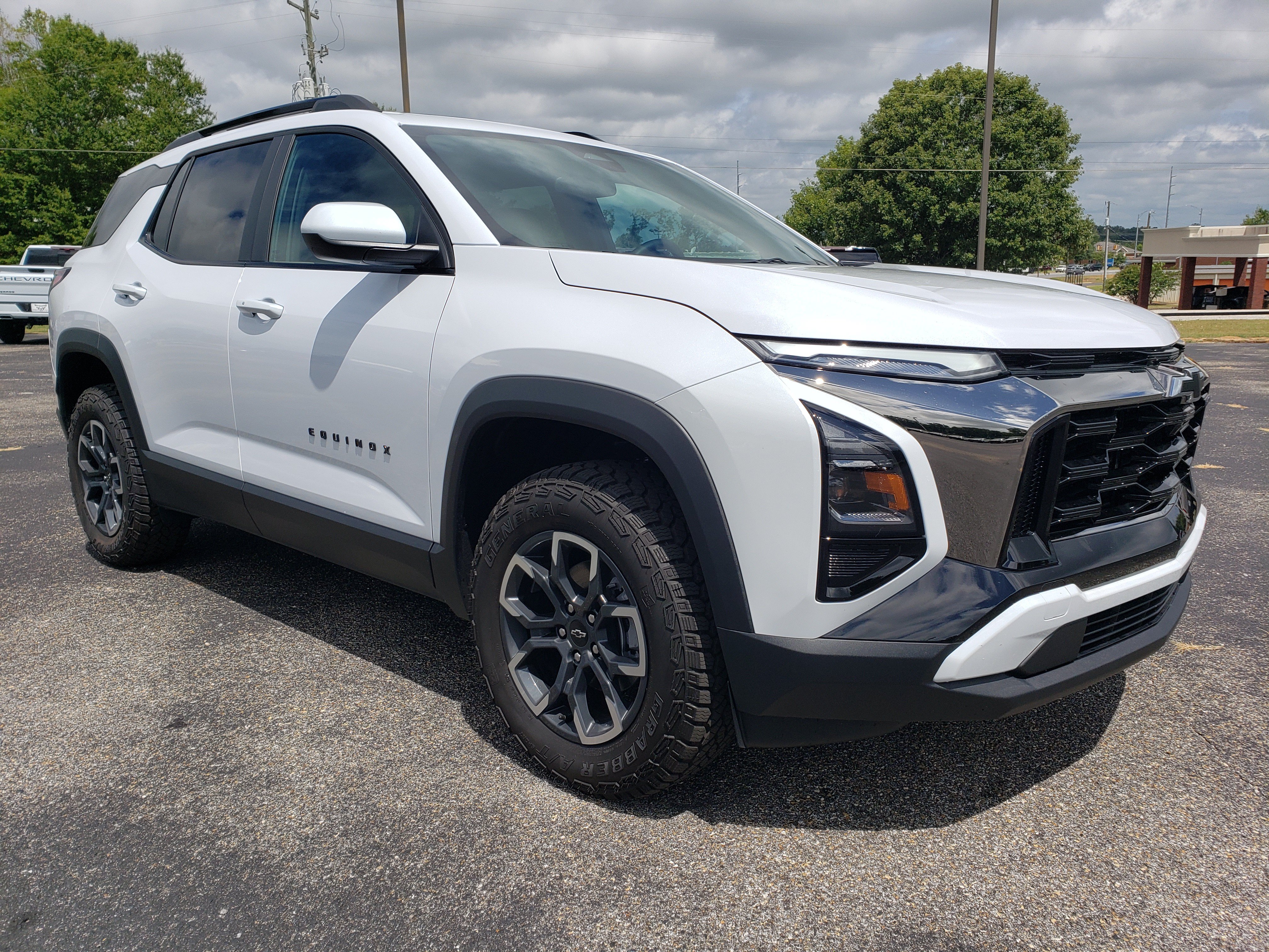 New 2026 Chevrolet Equinox ACTIV w/ Convenience Package III FWD image 2