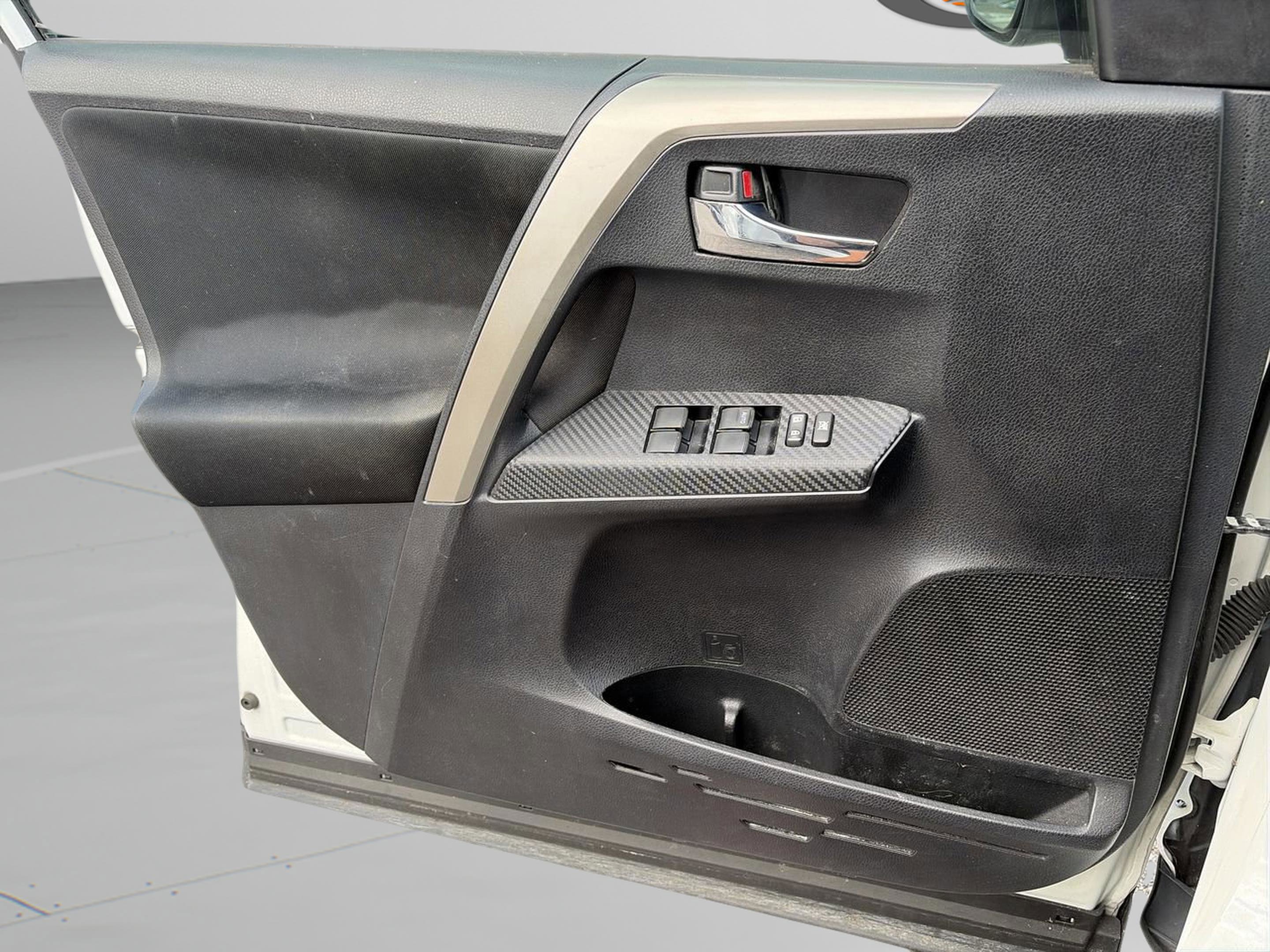 Used 2014 Toyota RAV4 XLE FWD image 16