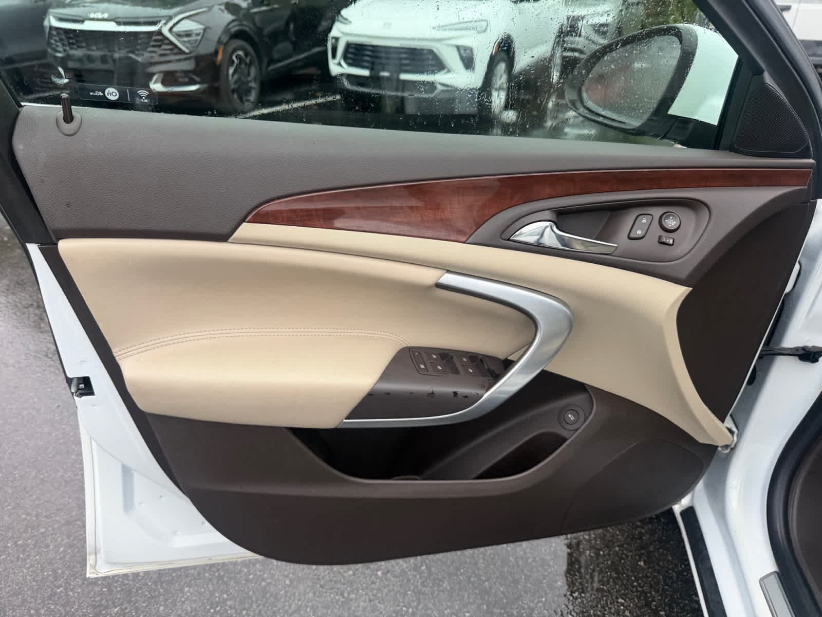 Used 2017 Buick Regal AWD image 12