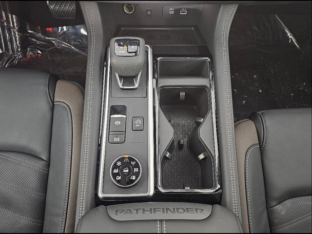 New 2025 Nissan Pathfinder Platinum AWD/4WD image 40