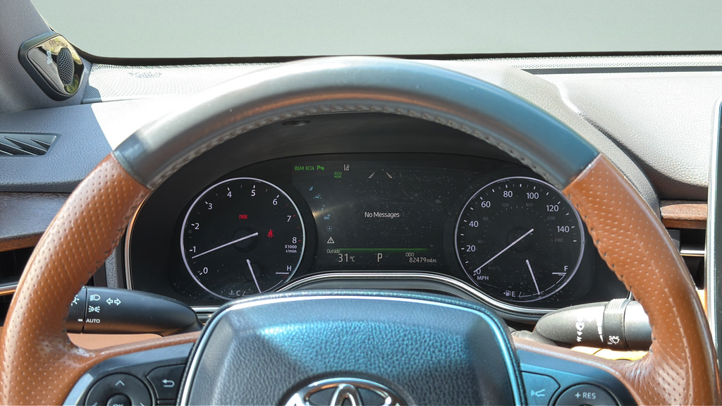 Used 2019 Toyota Avalon Limited FWD image 13