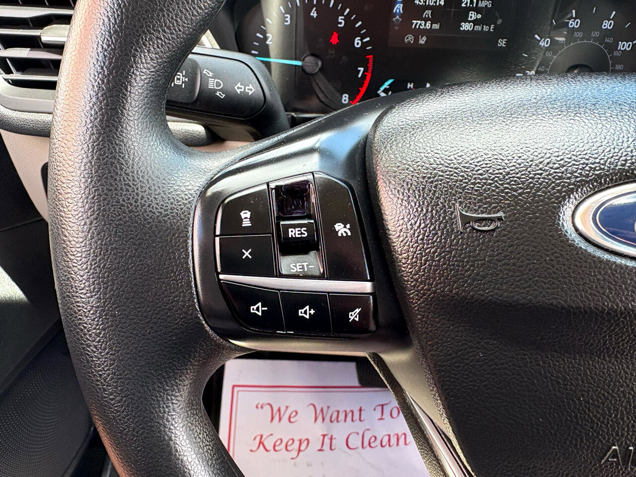 Used 2020 Ford Escape SE image 19