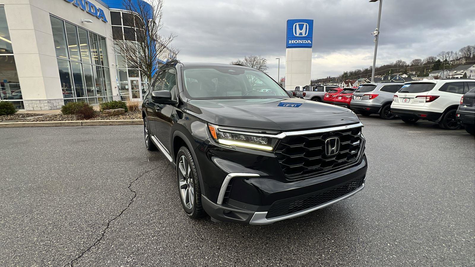 Certified 2023 Honda Pilot Elite image 2