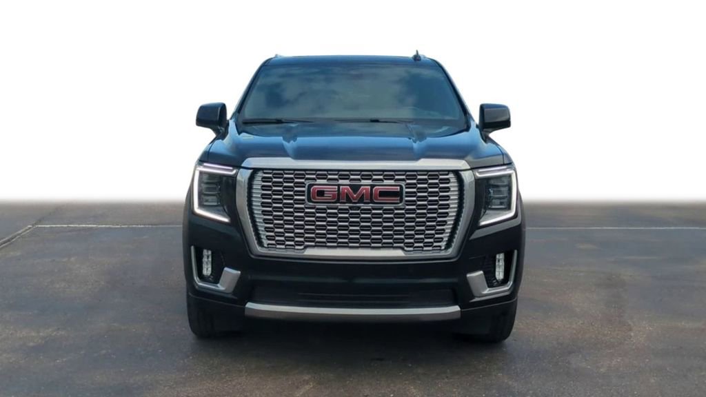 Used 2021 GMC Yukon Denali w/ Denali Premium Package image 3