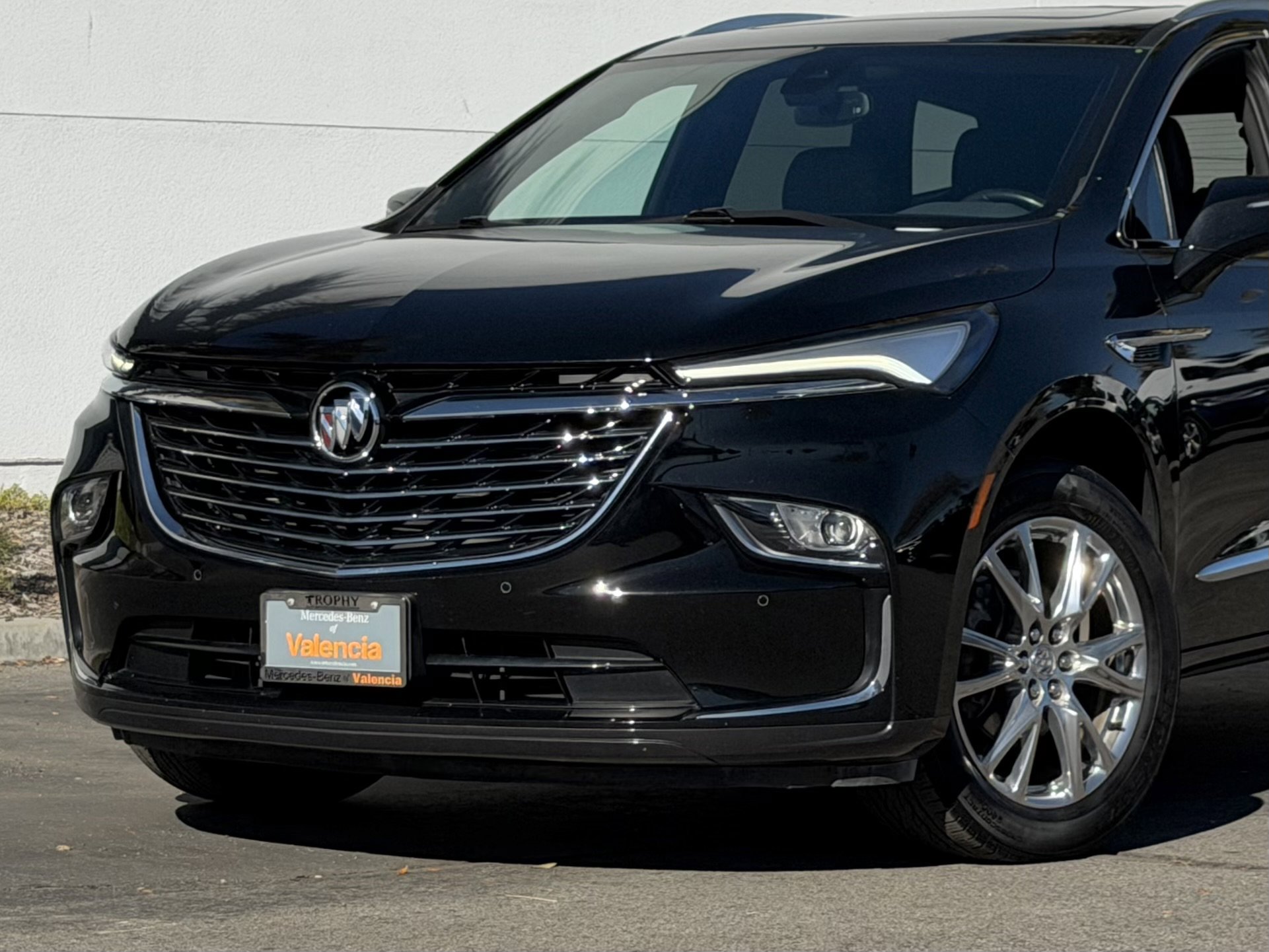 Used 2024 Buick Enclave Essence w/ Experience Buick Package image 3