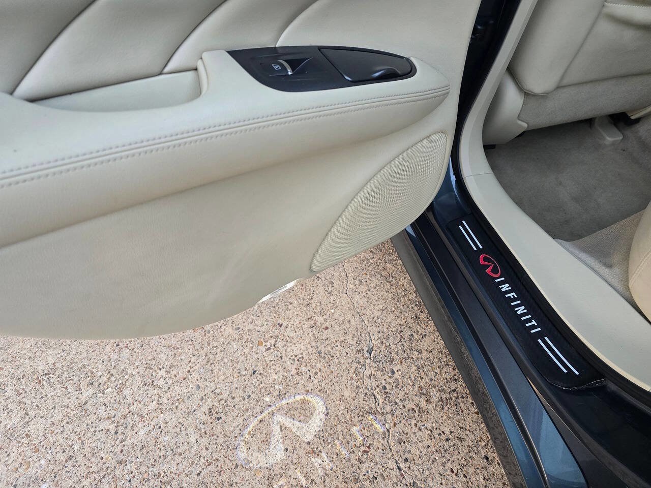 Used 2012 INFINITI M37 w/ Premium Pkg image 18