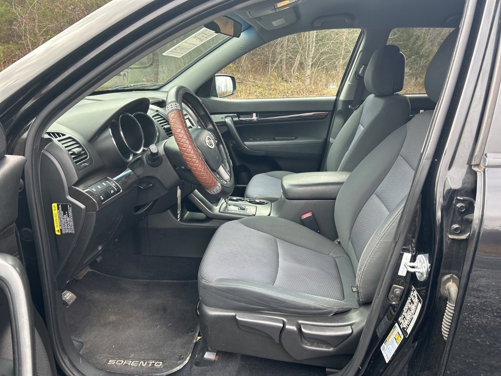 Used 2013 Kia Sorento LX image 8