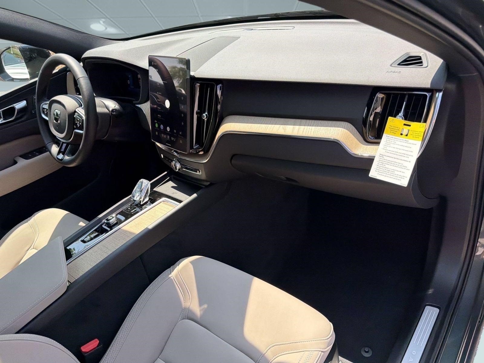 New 2026 Volvo XC60 B5 Core w/ Climate Package PRO AWD/4WD image 31