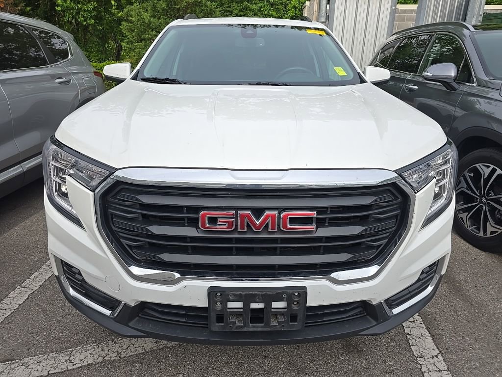 Used 2024 GMC Terrain SLE w/ Driver Convenience Package AWD/4WD image 3