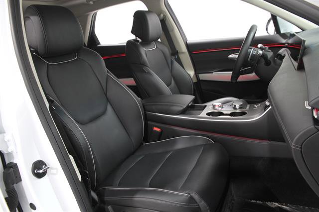 Used 2026 Genesis GV70 2.5T Advanced image 17