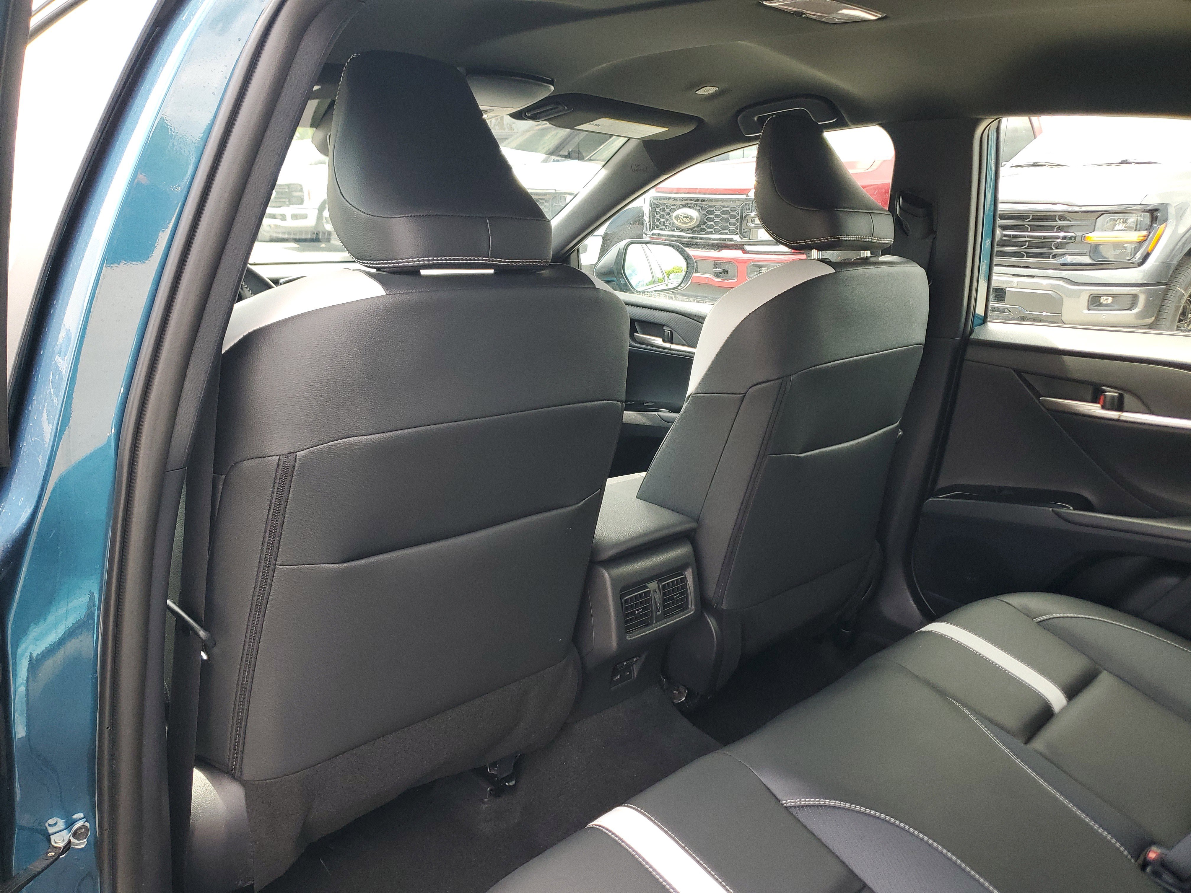 Used 2025 Toyota Camry SE FWD image 14