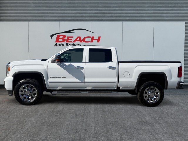 Used 2016 GMC Sierra 2500 Denali w/ Duramax Plus Package AWD/4WD image 7
